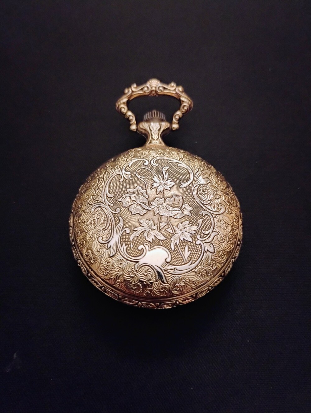 Vintage Swiss Grandfather Golden Pocket Watch With Hunter Engravings